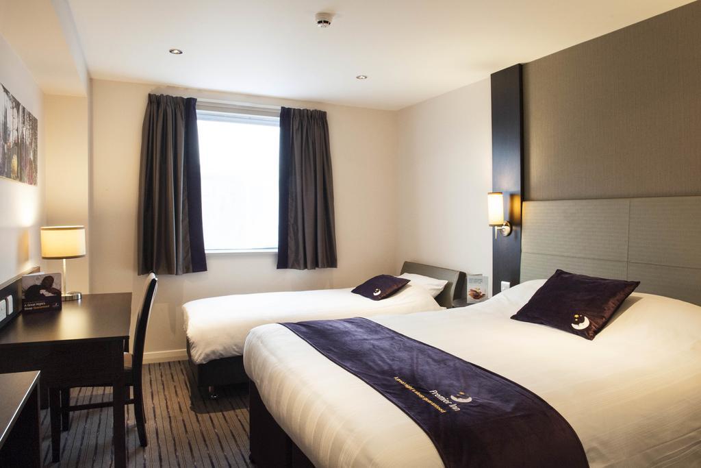 Premier Inn Harlow Ruang foto
