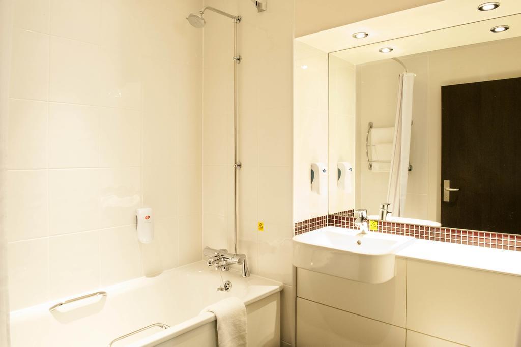 Premier Inn Harlow Ruang foto