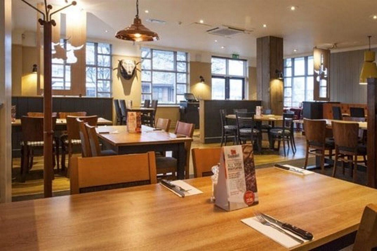 Premier Inn Harlow Bagian luar foto