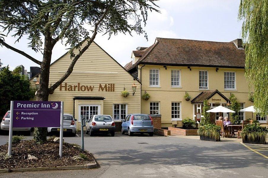Premier Inn Harlow Bagian luar foto